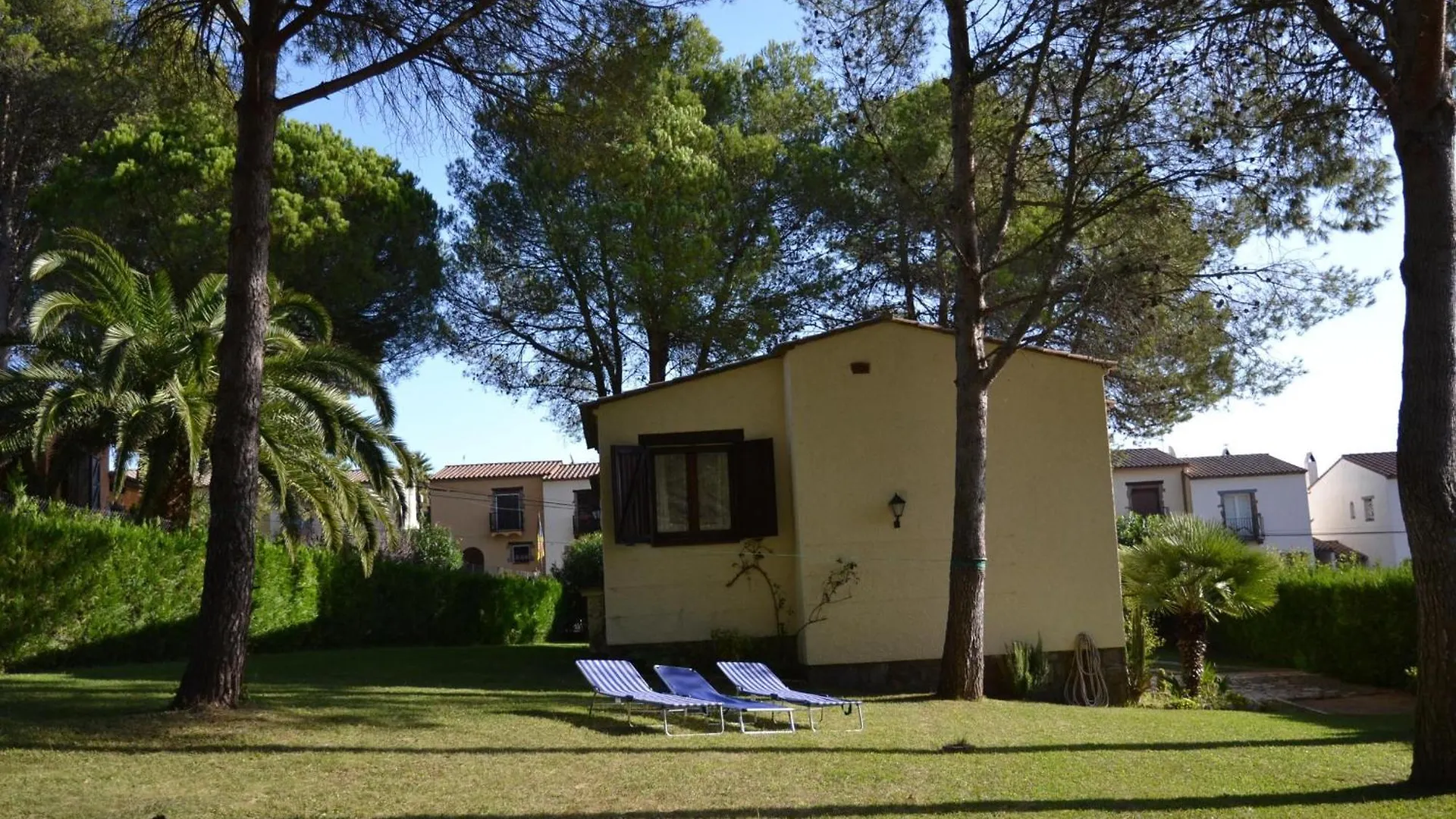 Casa Con Gran Jardin Privado Y Piscina Comunitaria En Torroella De Montgri - Es-323-44 Villa L'Estartit Spain